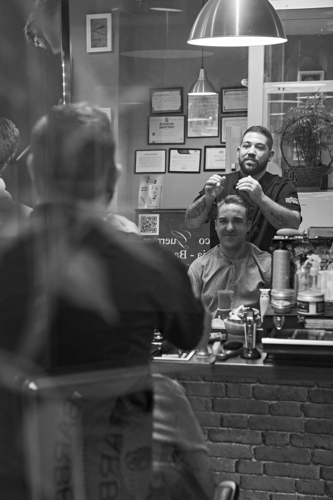 Cliente satisfecho con el resultado del corte